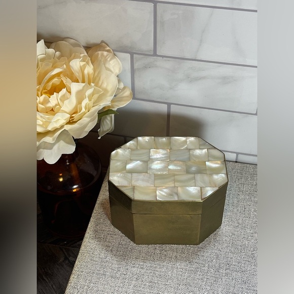 Vintage Brass and Mother of Pearl Jewelry Trinket Box - Picture 2 of 12